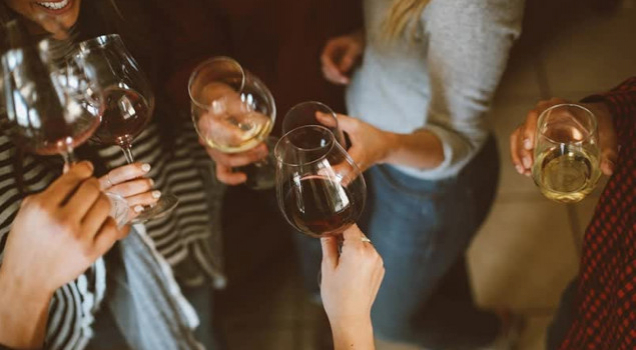 Jakie wino podarować kobiecie?